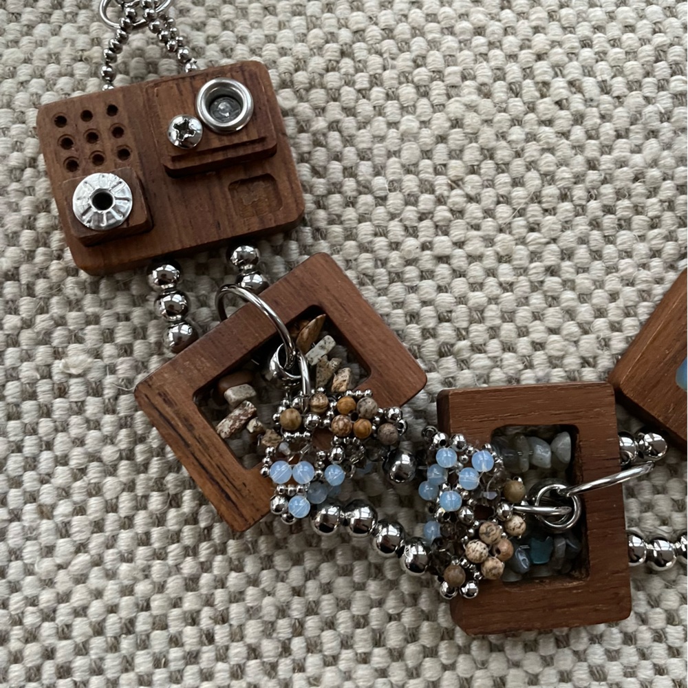 Oversized necklace